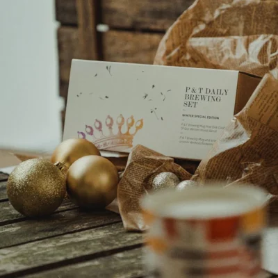 P_TDAILYBREWINGSETWINTER_Christmas_2020_Lifestyle_Full_2_9d5bb2ab-00ba-49fe-8955-5402f1a1fea9